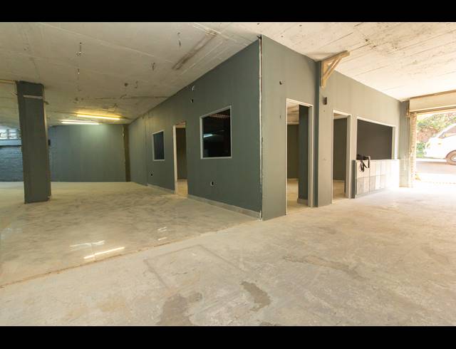 350M² FACTORY TO LET IN WESTCLIFF